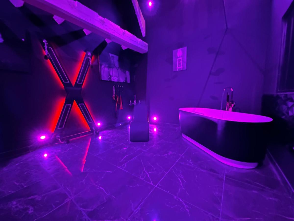 Loveroom De Luxe - Theme 50 Nuances De Grey Maison Privative Spa Insolite Douchy-les-Mines Екстериор снимка