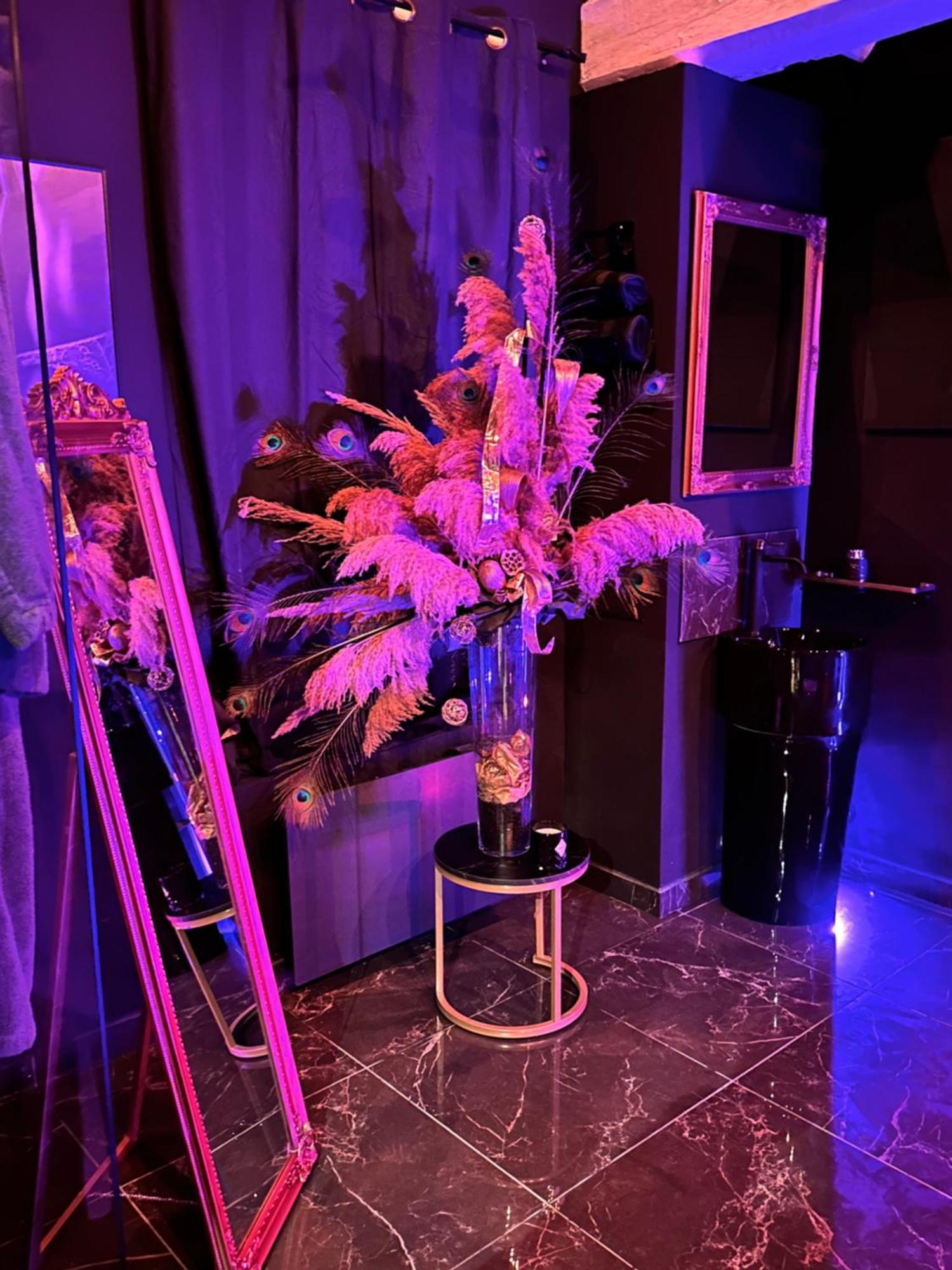 Loveroom De Luxe - Theme 50 Nuances De Grey Maison Privative Spa Insolite Douchy-les-Mines Екстериор снимка